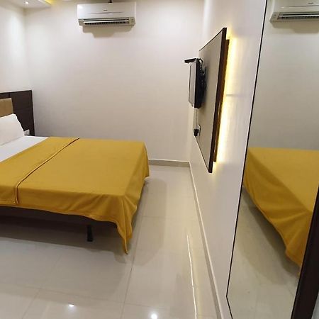 Hotel N K Bhuj Zewnętrze zdjęcie