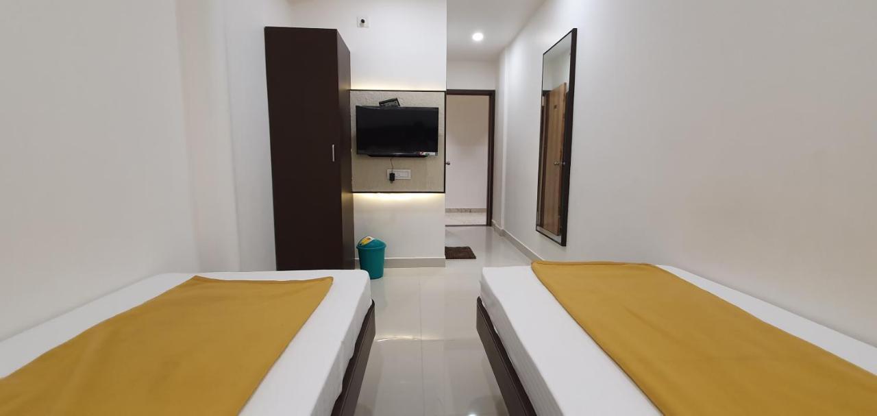Hotel N K Bhuj Zewnętrze zdjęcie