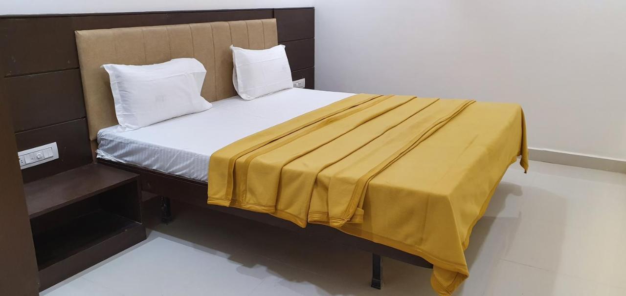 Hotel N K Bhuj Zewnętrze zdjęcie