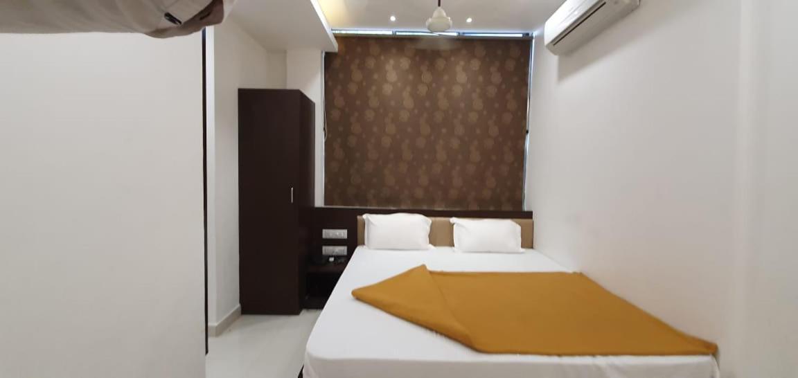 Hotel N K Bhuj Zewnętrze zdjęcie
