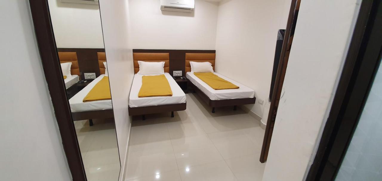 Hotel N K Bhuj Zewnętrze zdjęcie