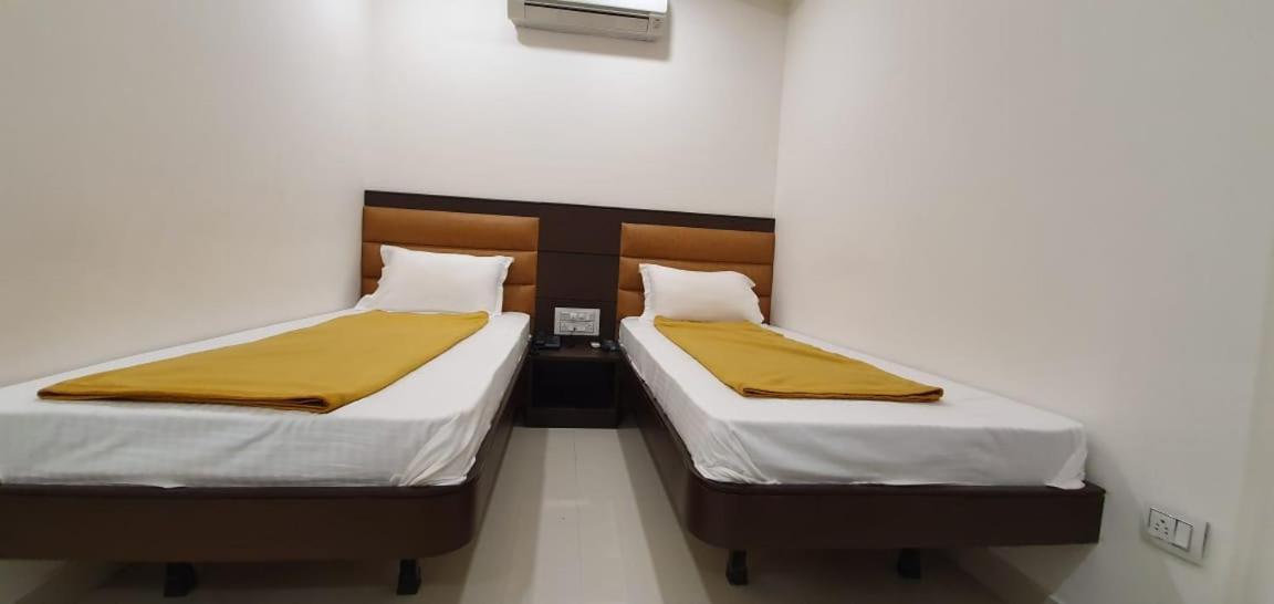 Hotel N K Bhuj Zewnętrze zdjęcie